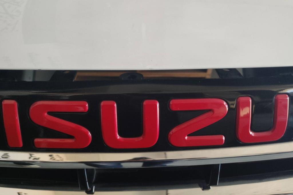 Body  Emblems Isuzu D-Max