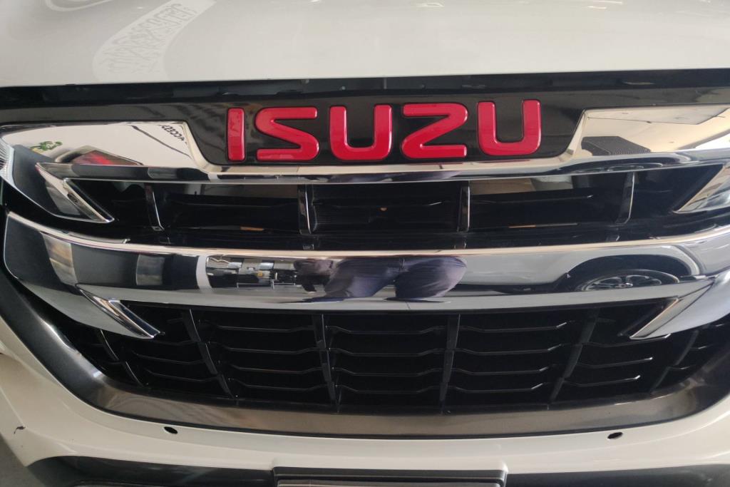 Body  Grilles Isuzu D-Max