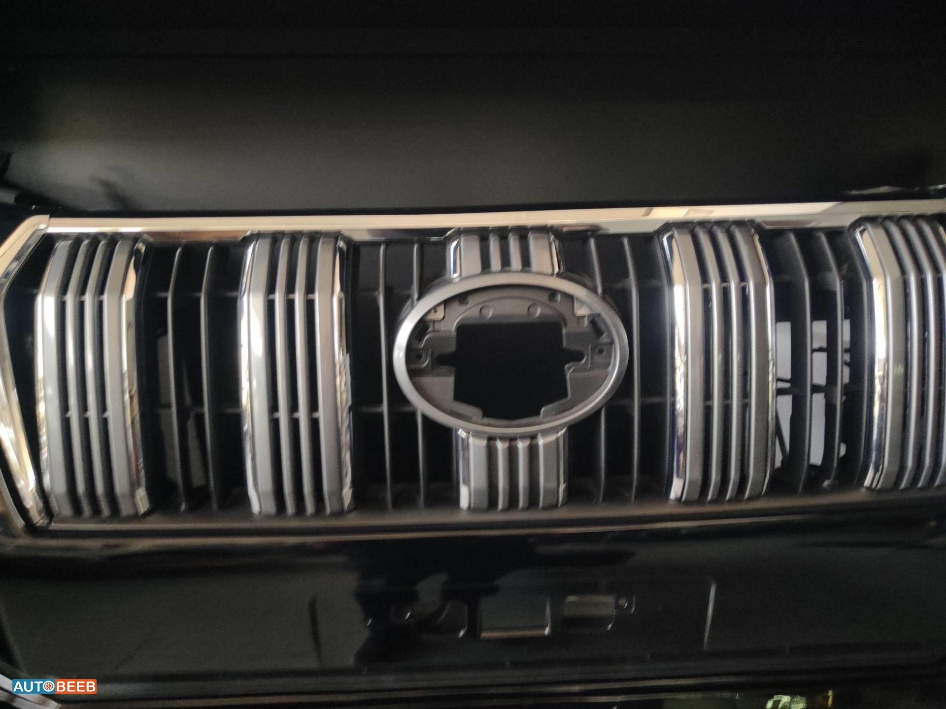 Body  Grilles Toyota Prado