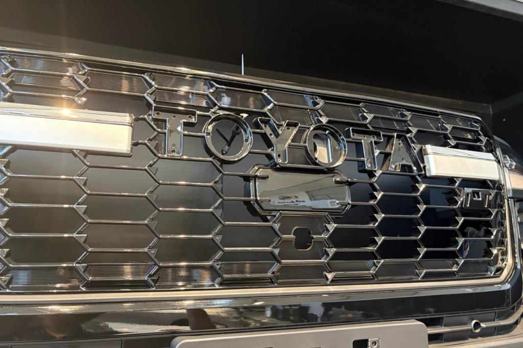 Body  Grilles Toyota Land Cruiser