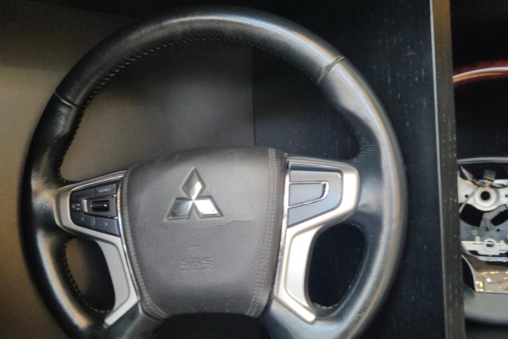 Cabin  Steering Wheel Mitsubishi L200