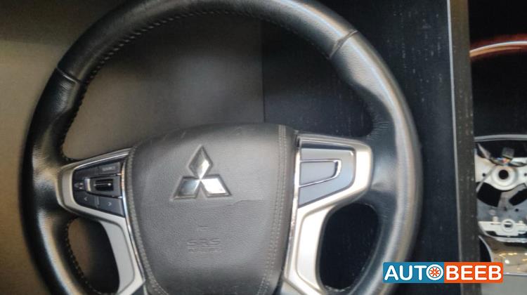 Cabin  Steering Wheel Mitsubishi L200