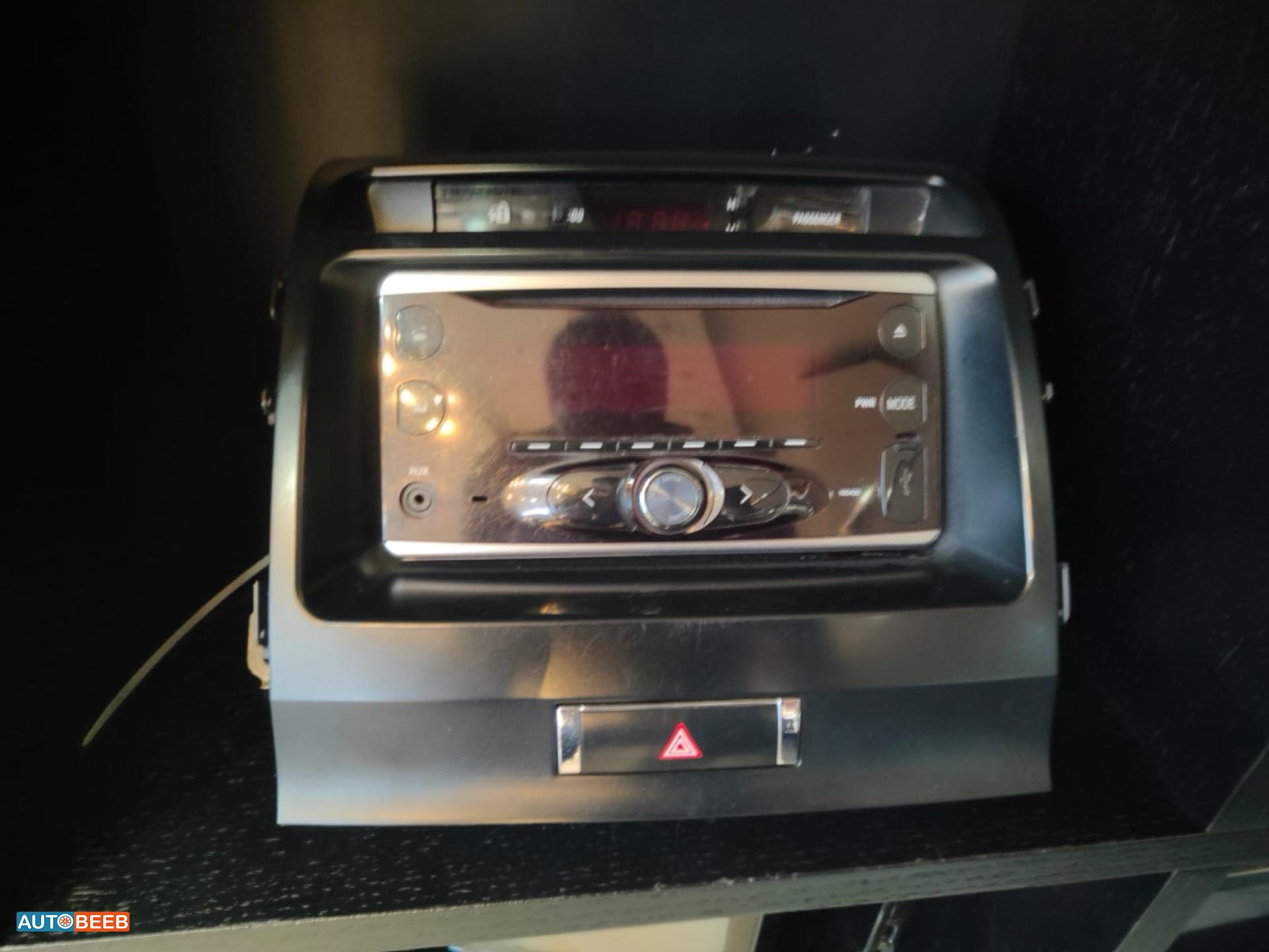 Electronics MP3 Player Toyota Land Cruiser