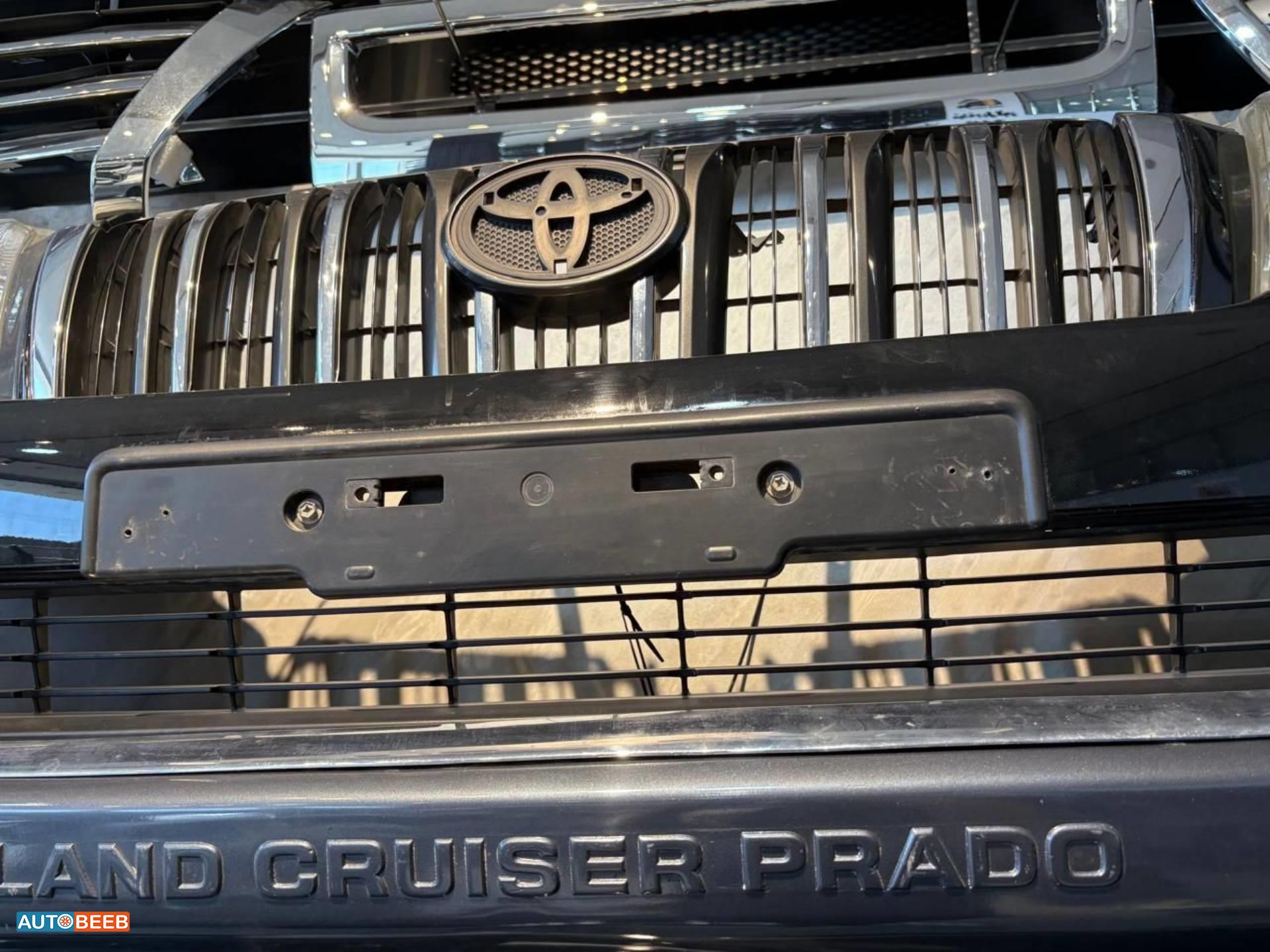 Body  Grilles Toyota Prado