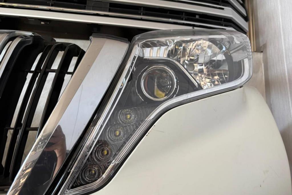 Lights Front light Toyota Prado