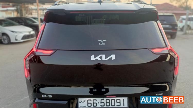 كيا EV9 2025