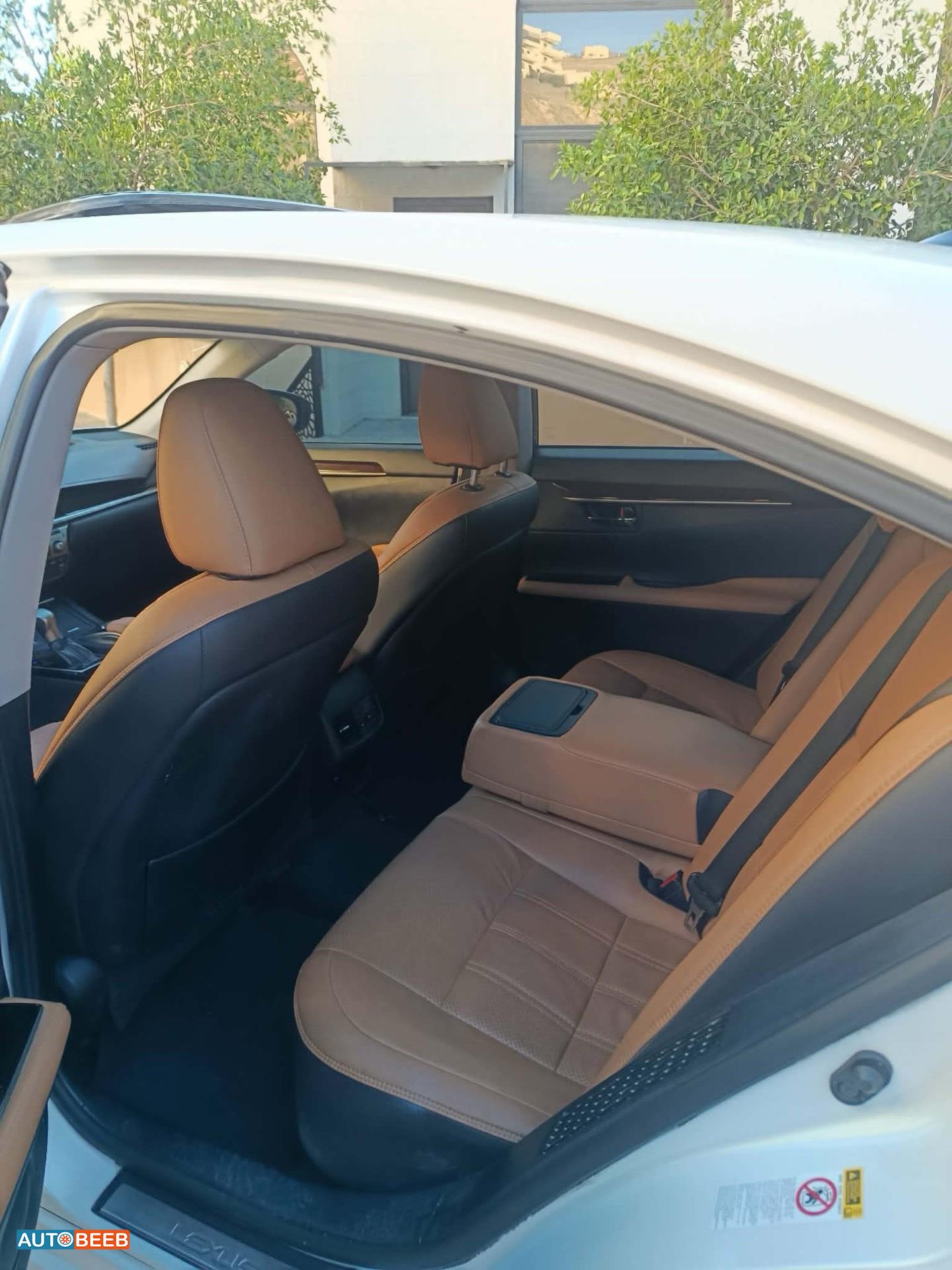 Lexus ES300 2016