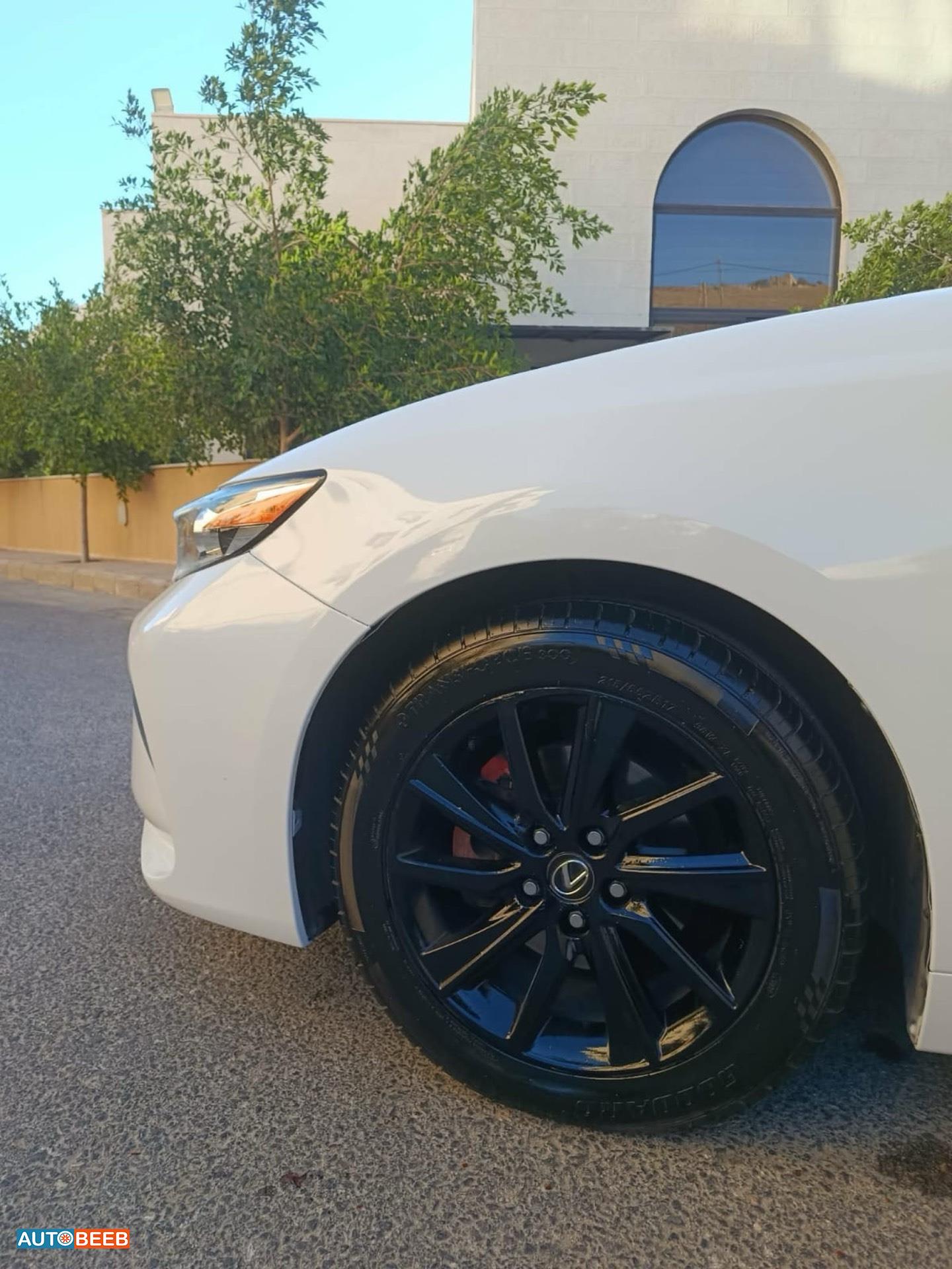 Lexus ES300 2016