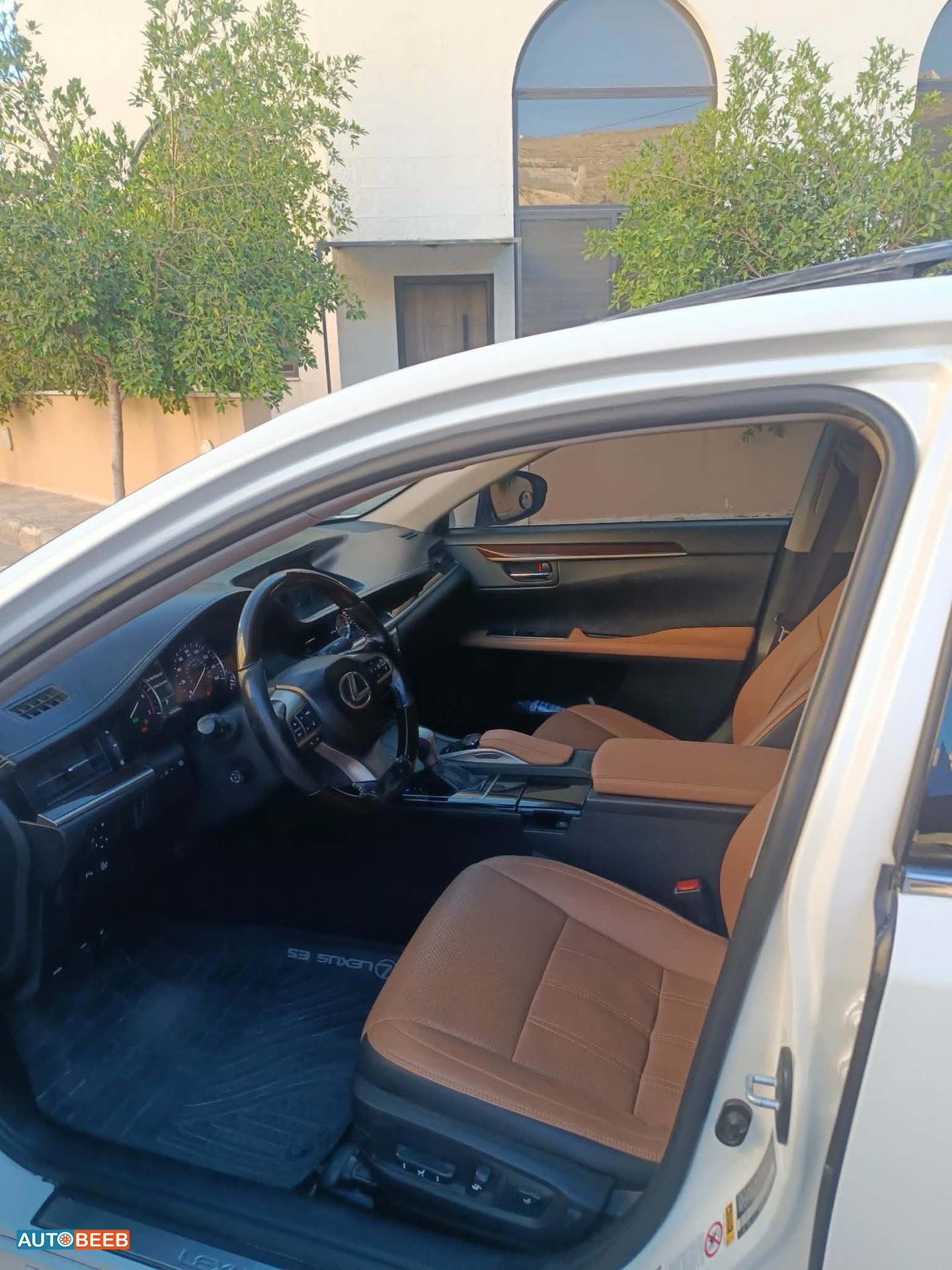 Lexus ES300 2016