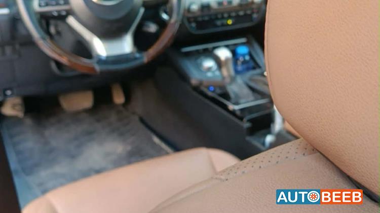 Lexus ES300 2016