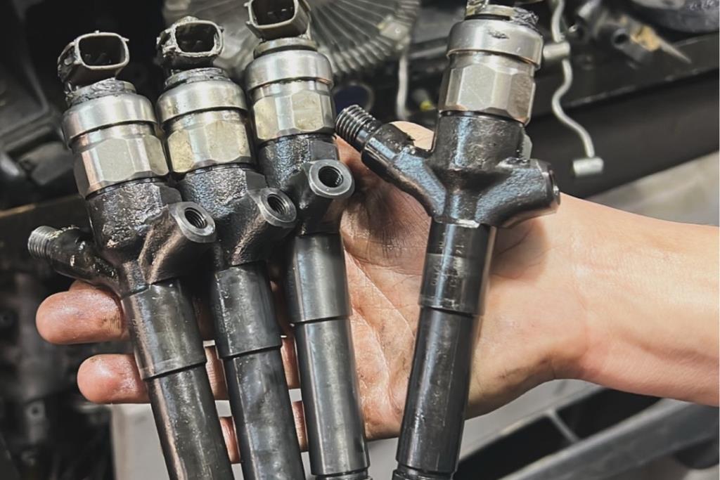 Engine Injectors  Mitsubishi L200