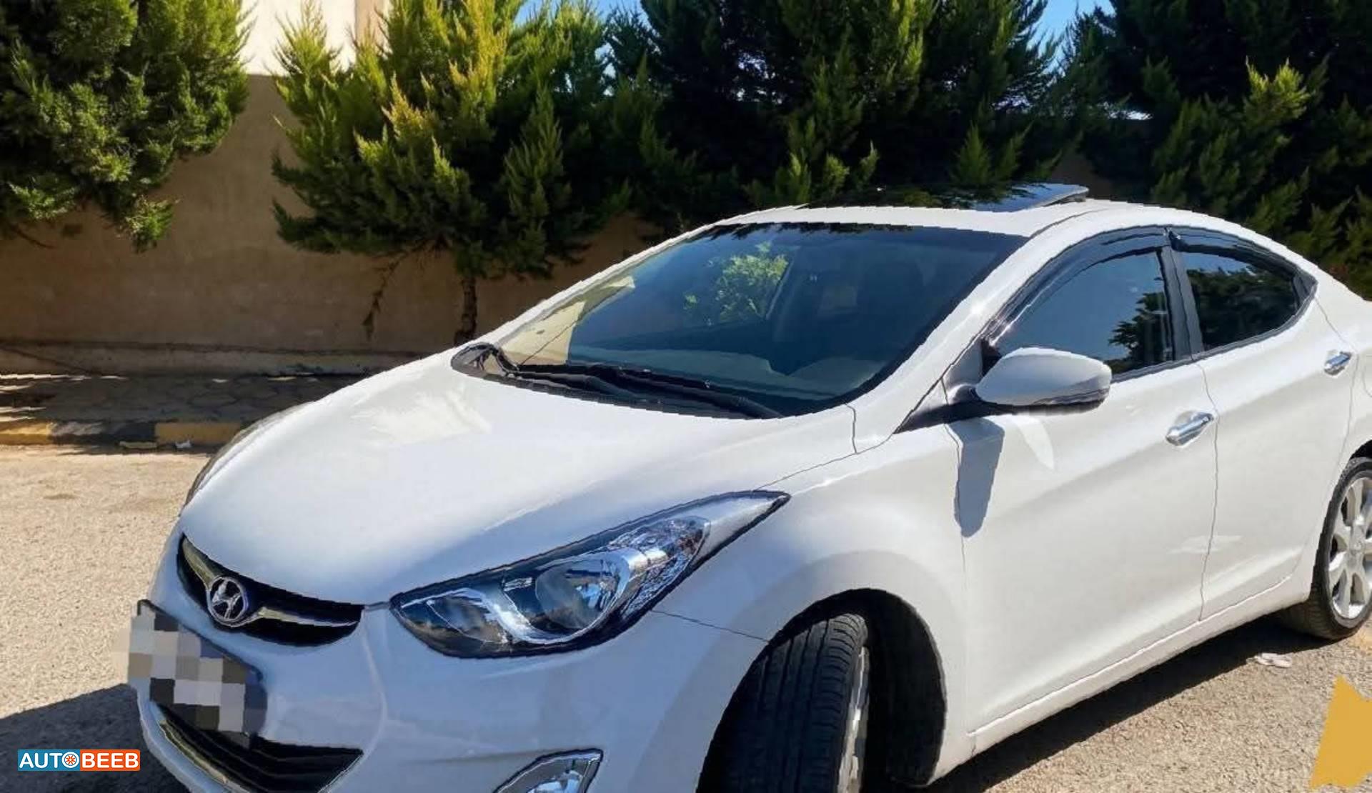 Hyundai Avante 2012