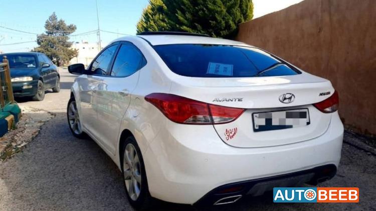 Hyundai Avante 2012