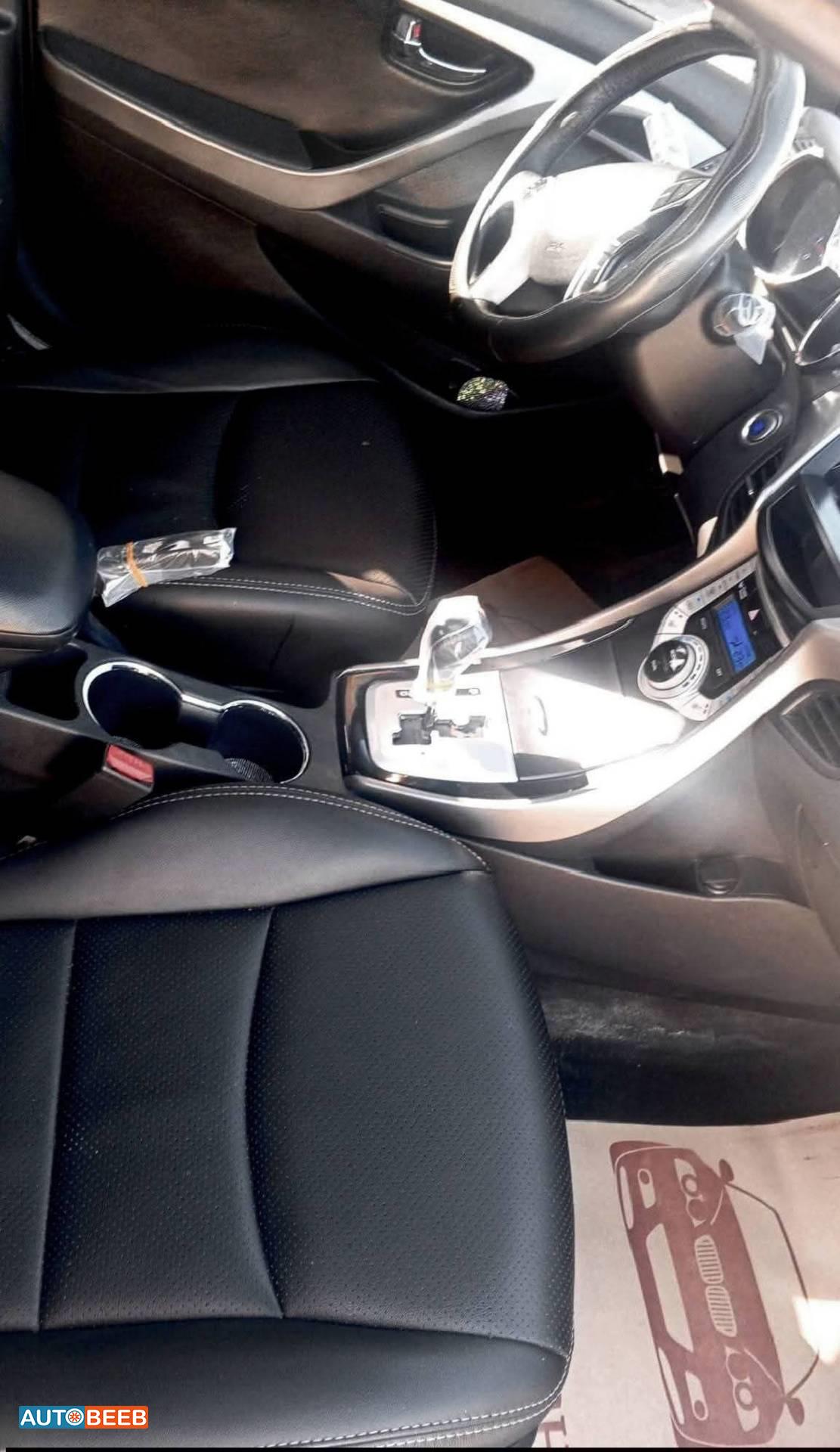 Hyundai Avante 2012