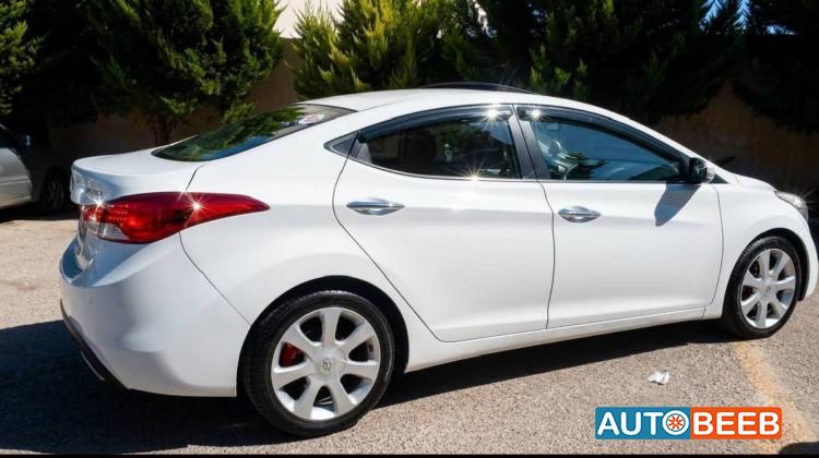 Hyundai Avante 2012