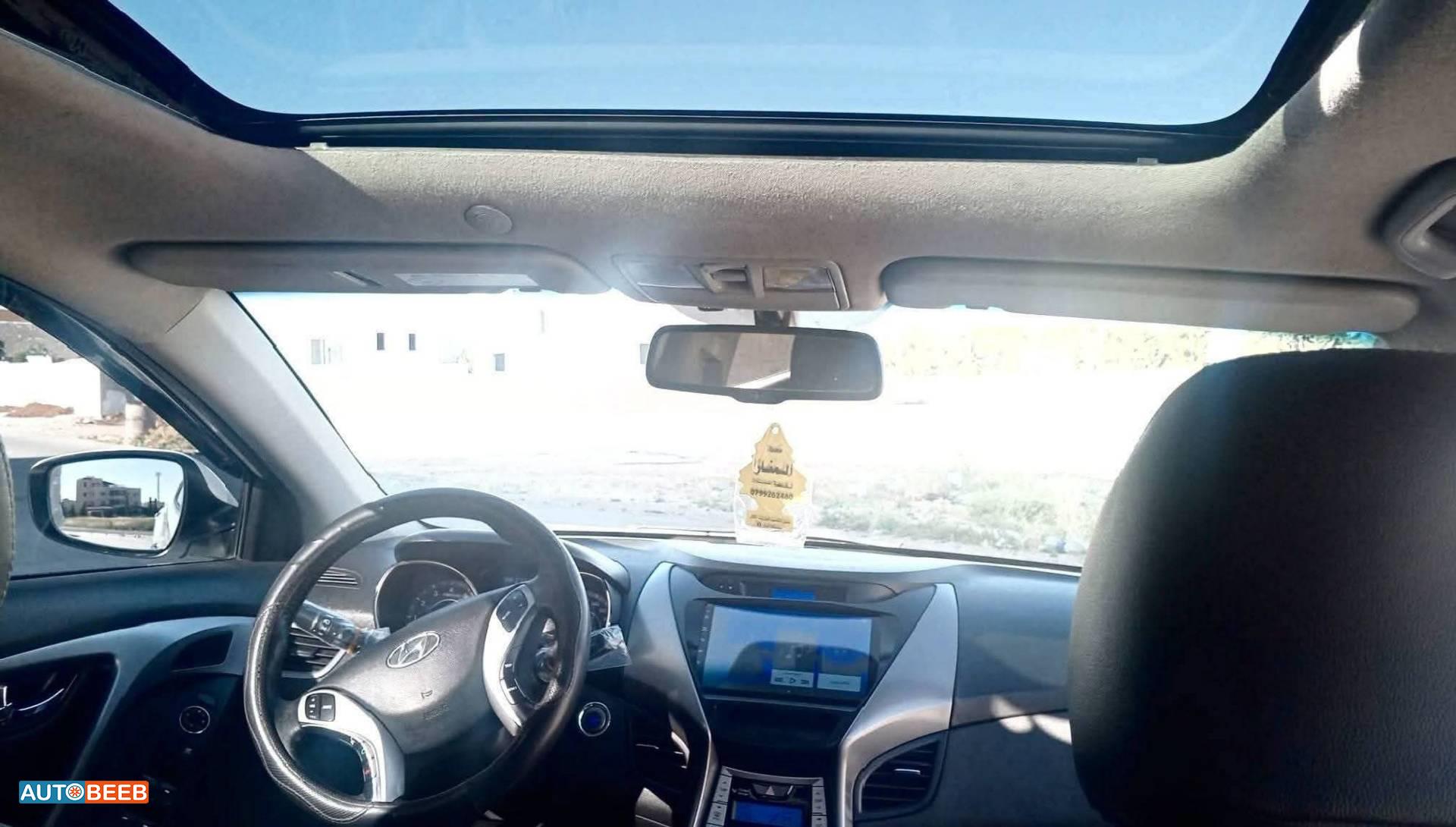 Hyundai Avante 2012