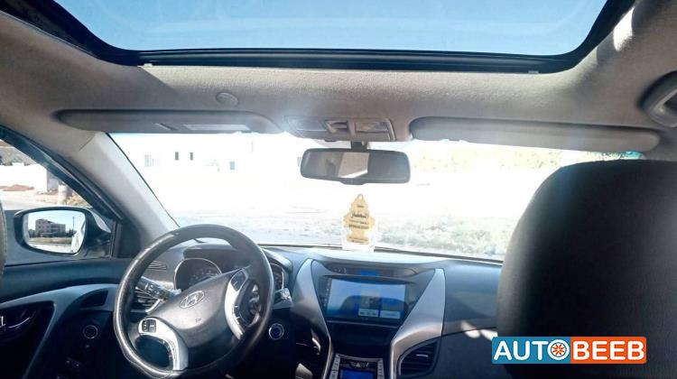 Hyundai Avante 2012