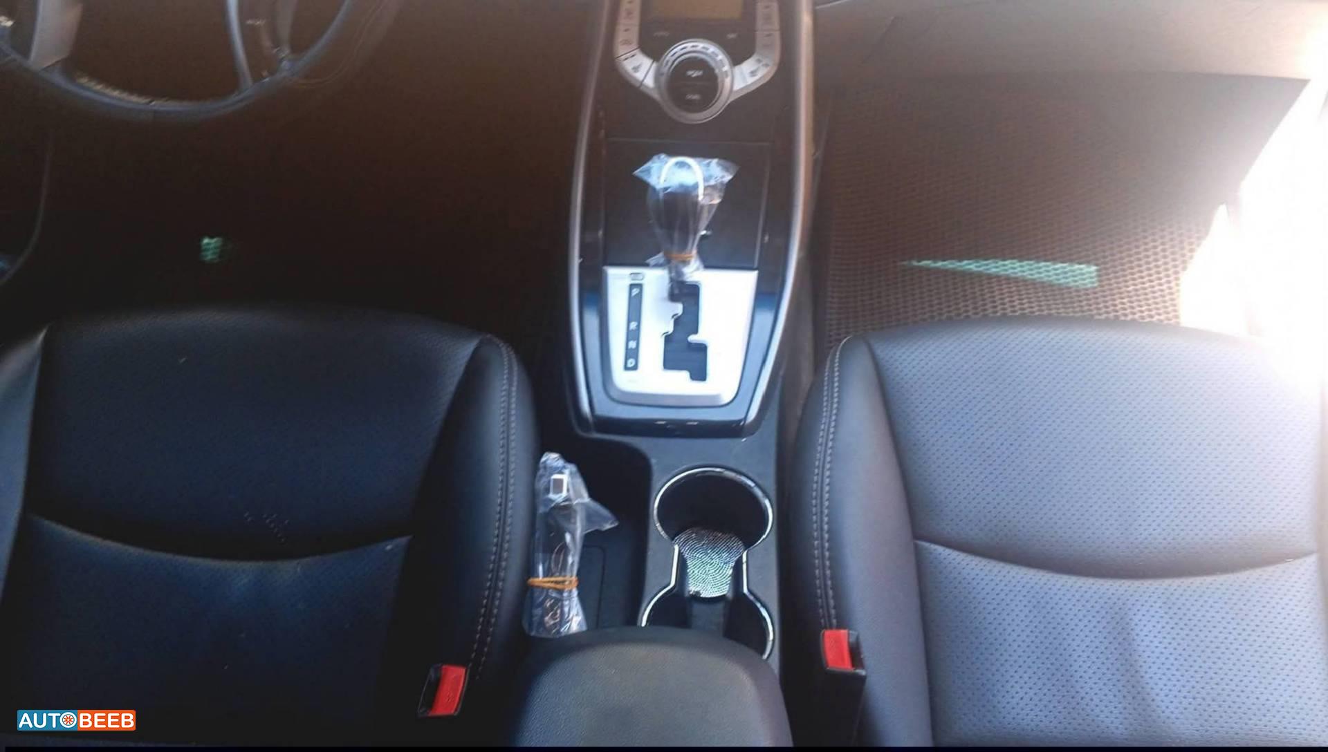 Hyundai Avante 2012