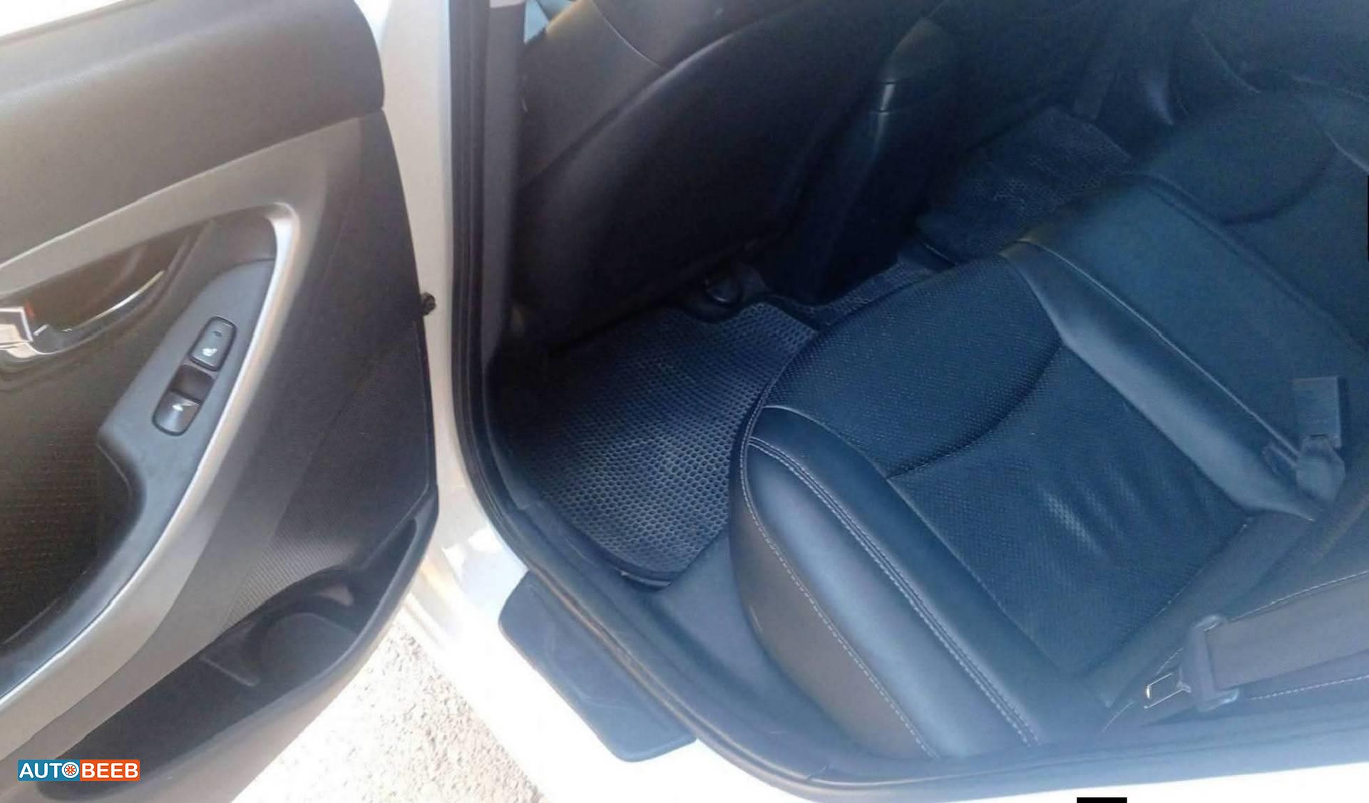 Hyundai Avante 2012