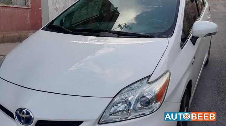 Toyota Prius 2015