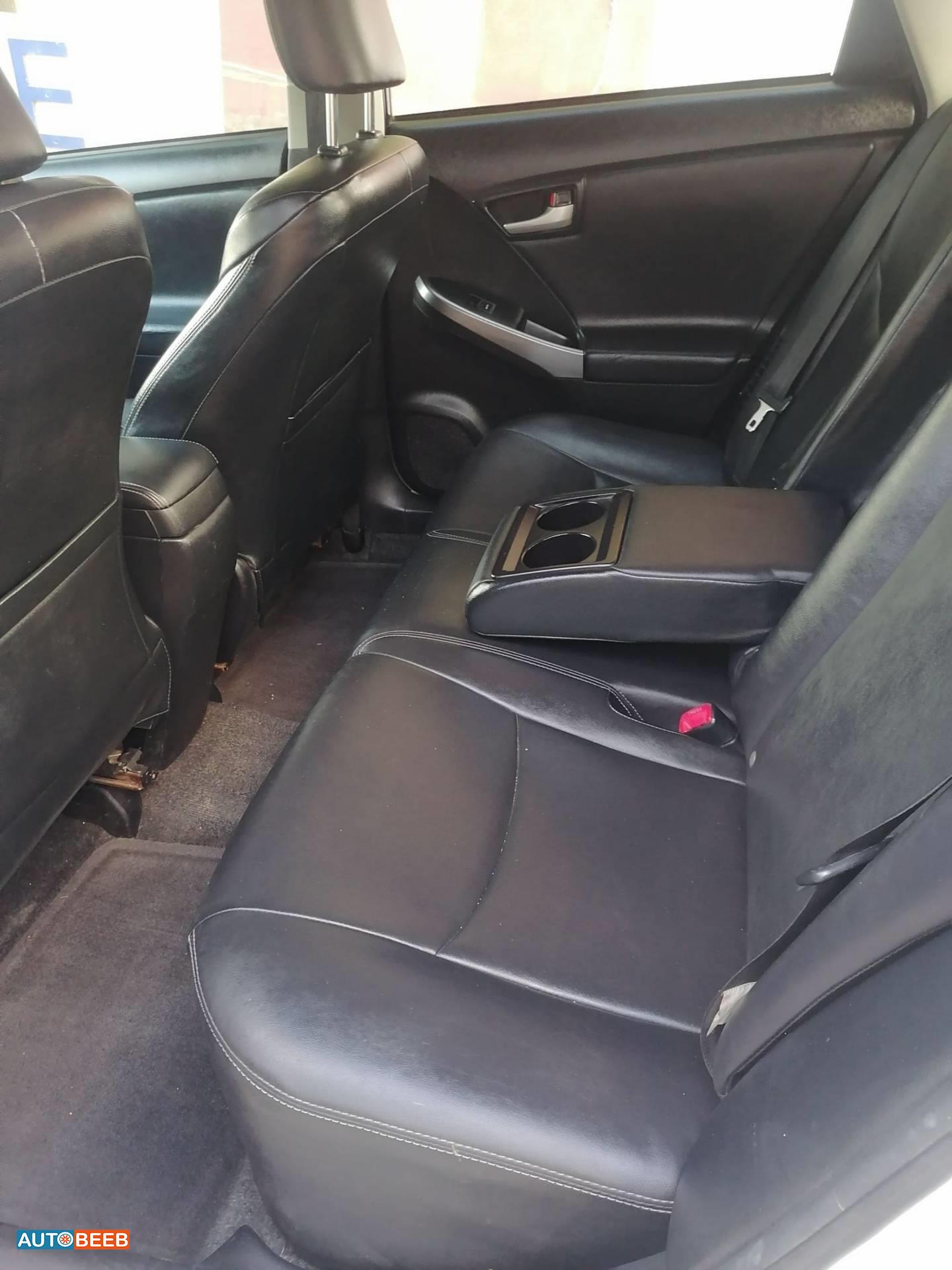 Toyota Prius 2015