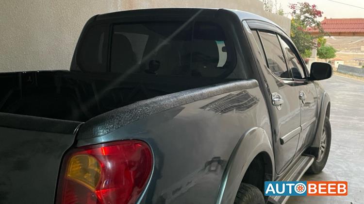 Mitsubishi L200 2015