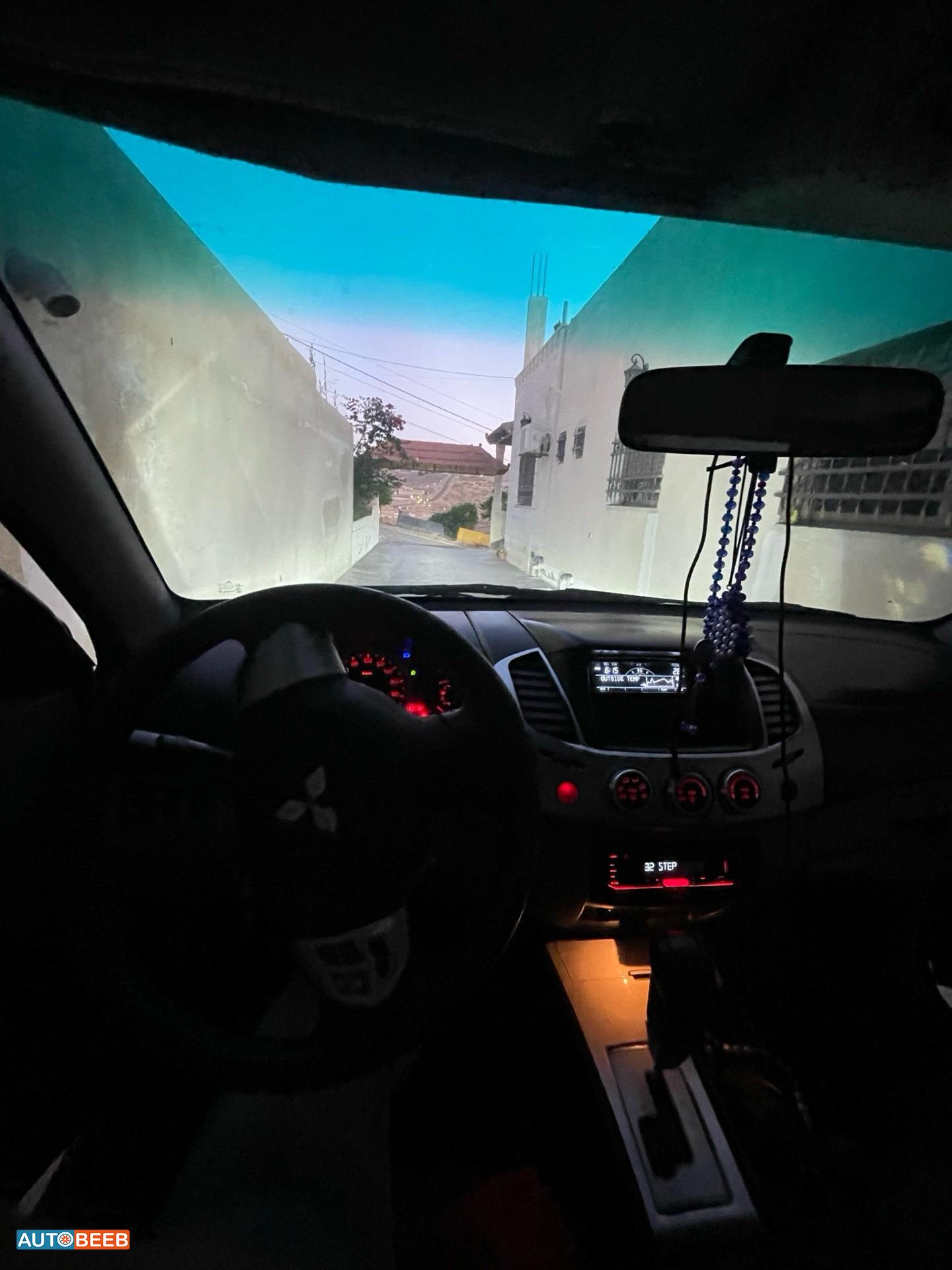 Mitsubishi L200 2015