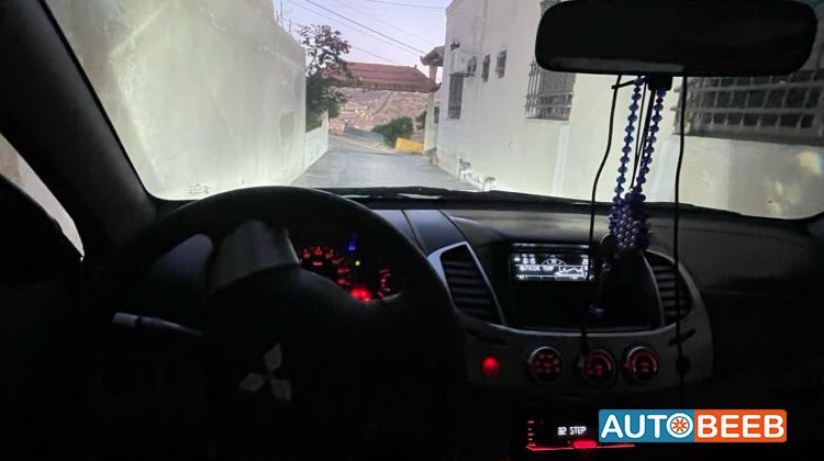 Mitsubishi L200 2015