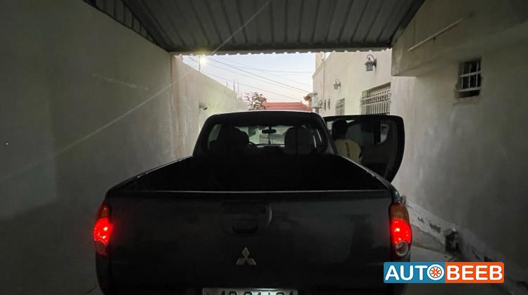 Mitsubishi L200 2015