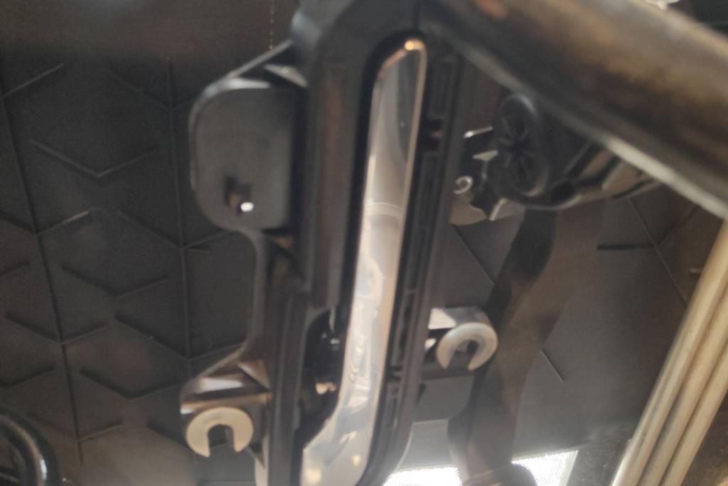 Body  Door Handle  Tesla 3
