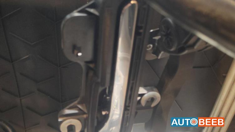 Body  Door Handle  Tesla 3