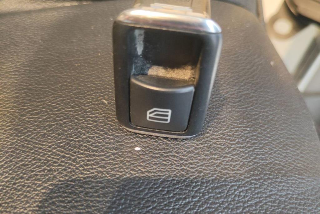 Cabin  Control buttons Tesla S