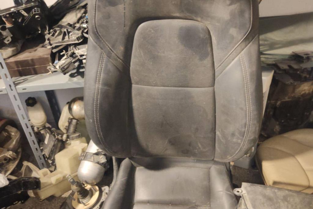 Cabin  Seat Tesla 3