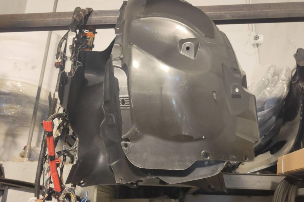 Body  RR BUMPER Tesla Y
