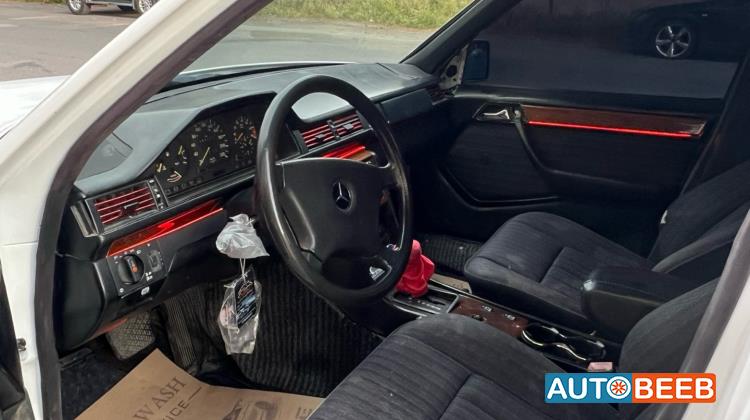 Mercedes Benz E230 1990