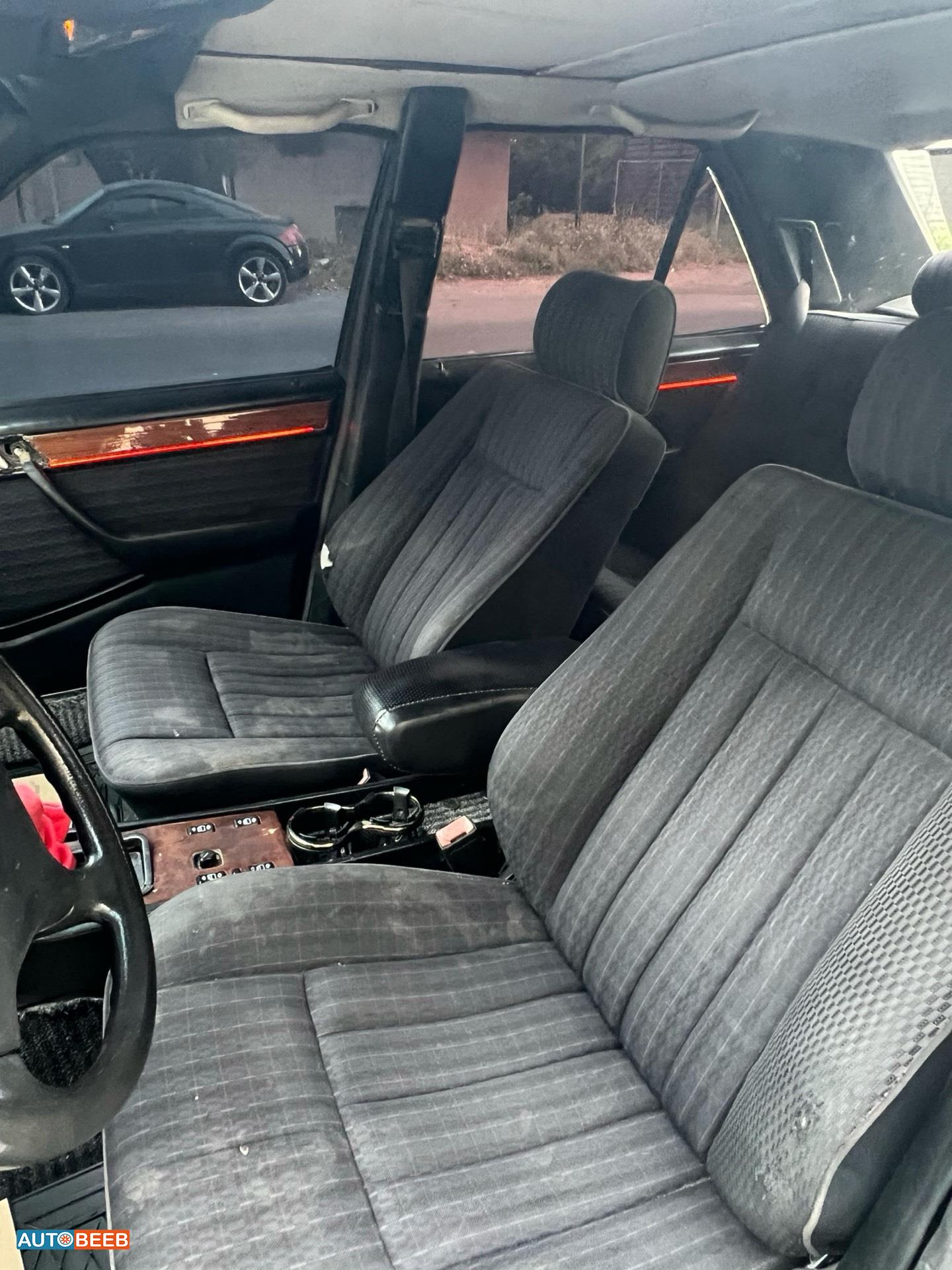 Mercedes Benz E230 1990