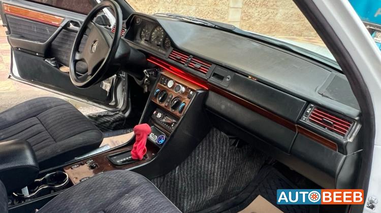 Mercedes Benz E230 1990