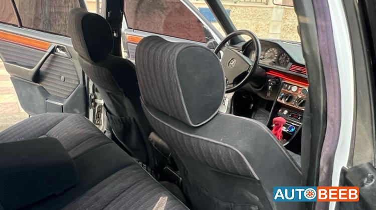 Mercedes Benz E230 1990