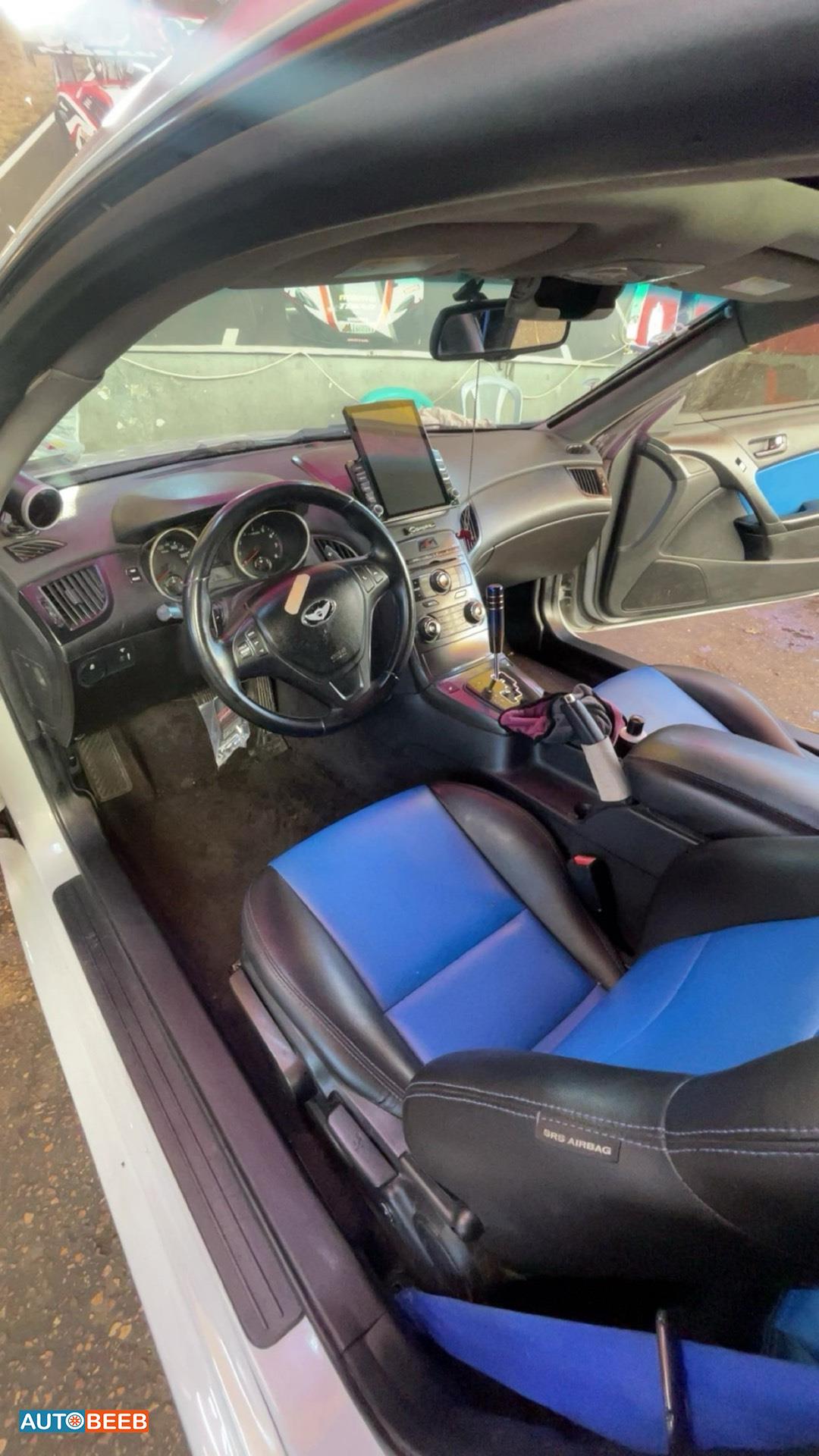 Hyundai Coupe 2011