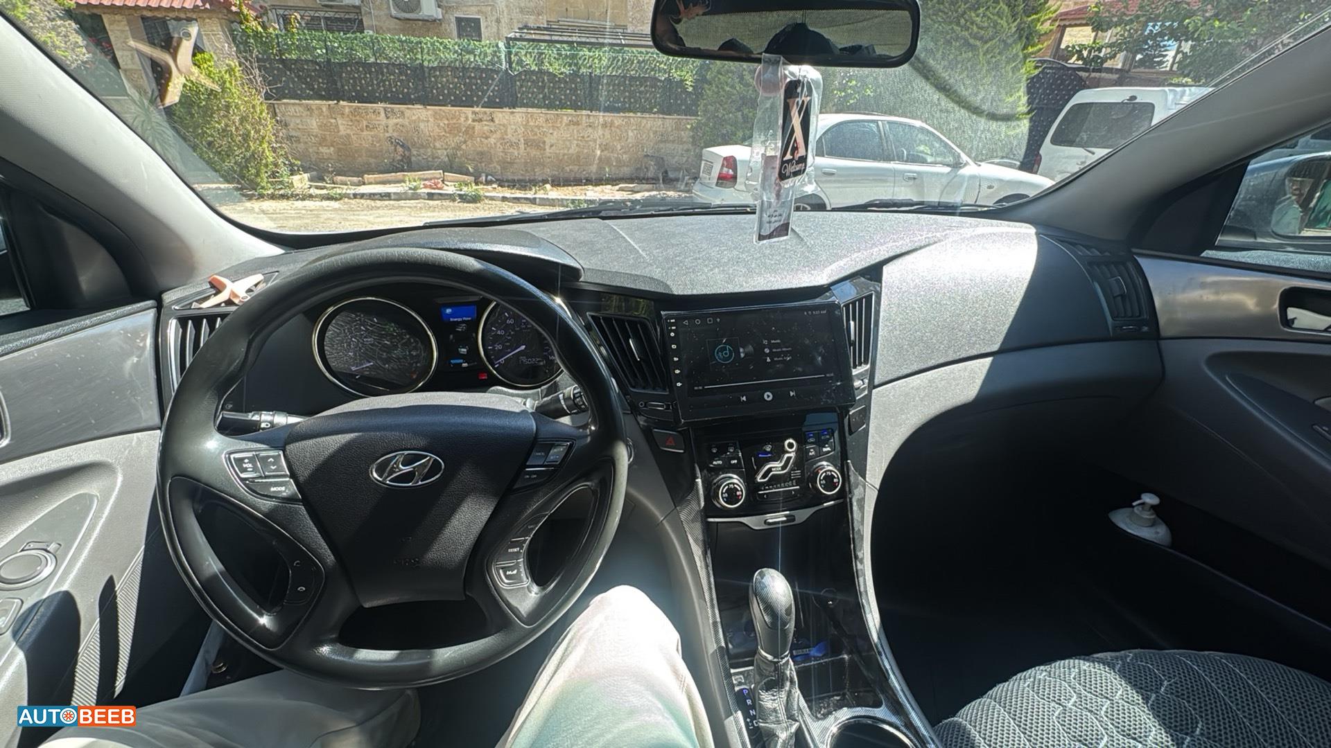 Hyundai Sonata 2011