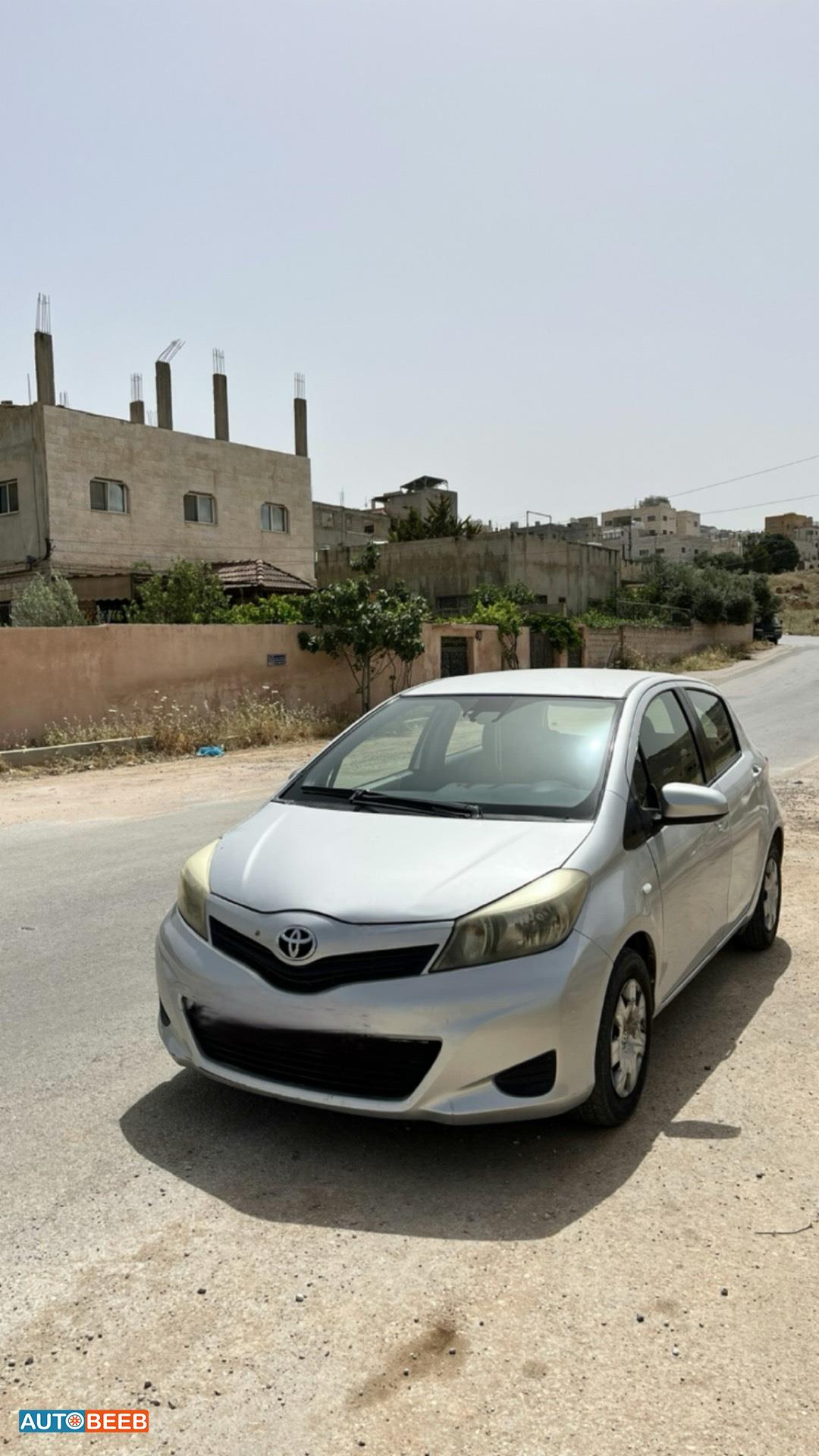 تويوتا ياريس 2012