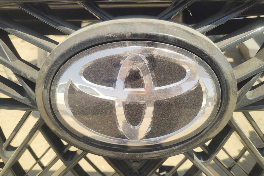 Body  Emblems Toyota Land Cruiser