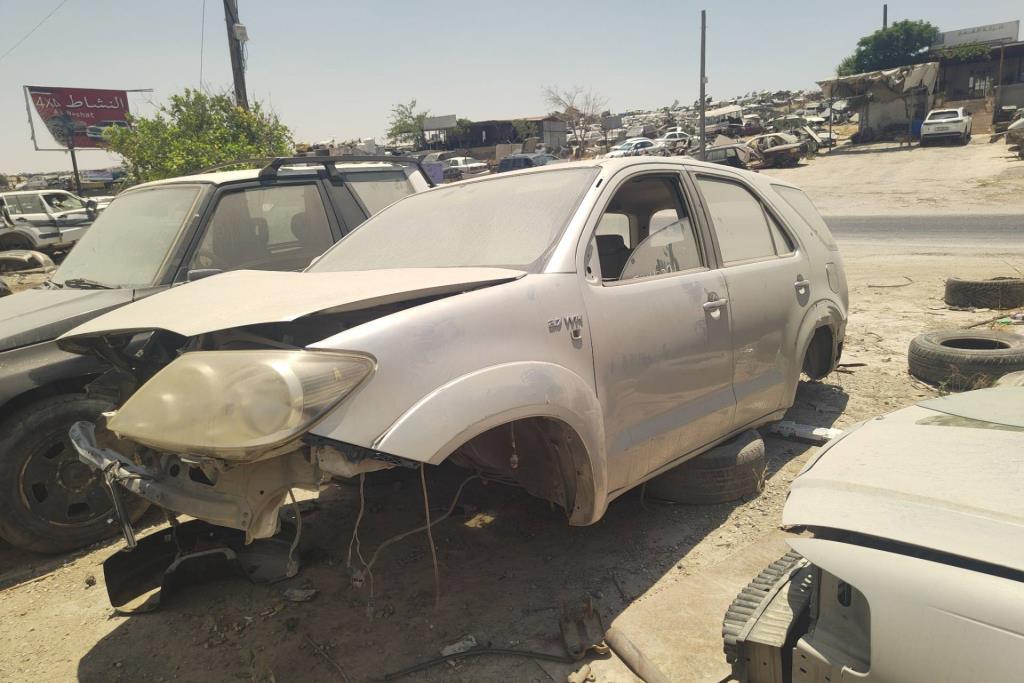 Body  Front clip Toyota Fortuner