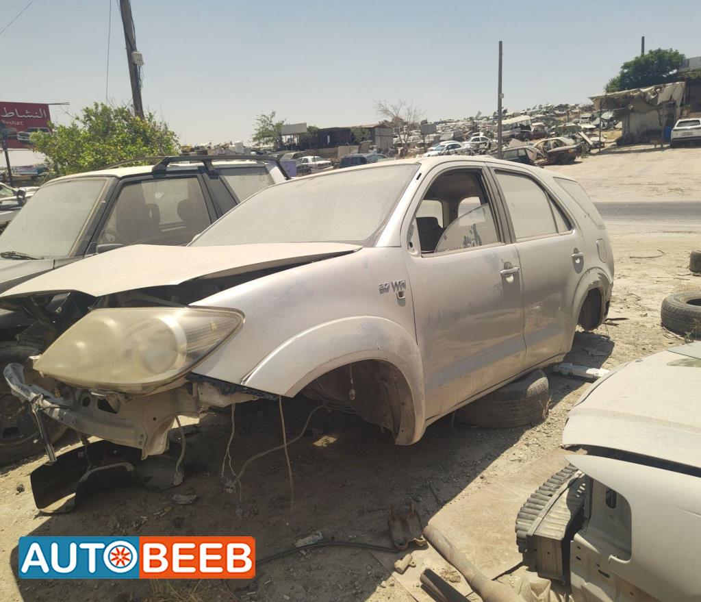 Body  Front clip Toyota Fortuner
