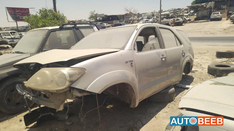 Body  Front clip Toyota Fortuner
