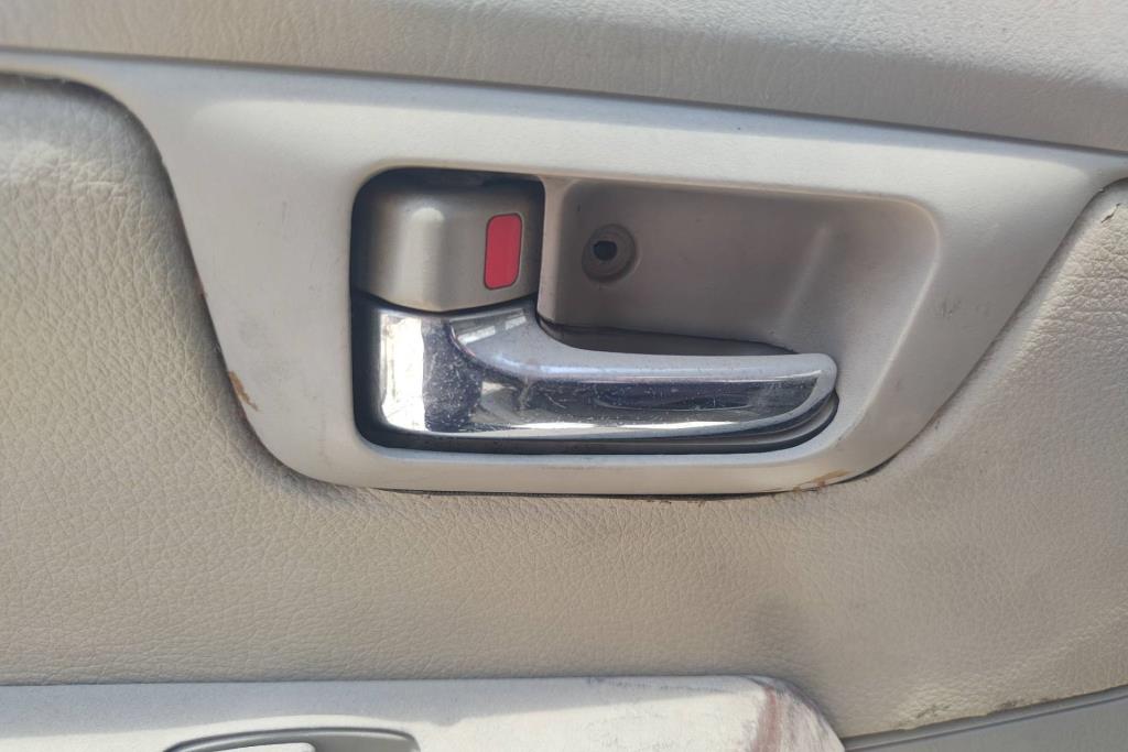 Body  Door Handle  Toyota Fortuner