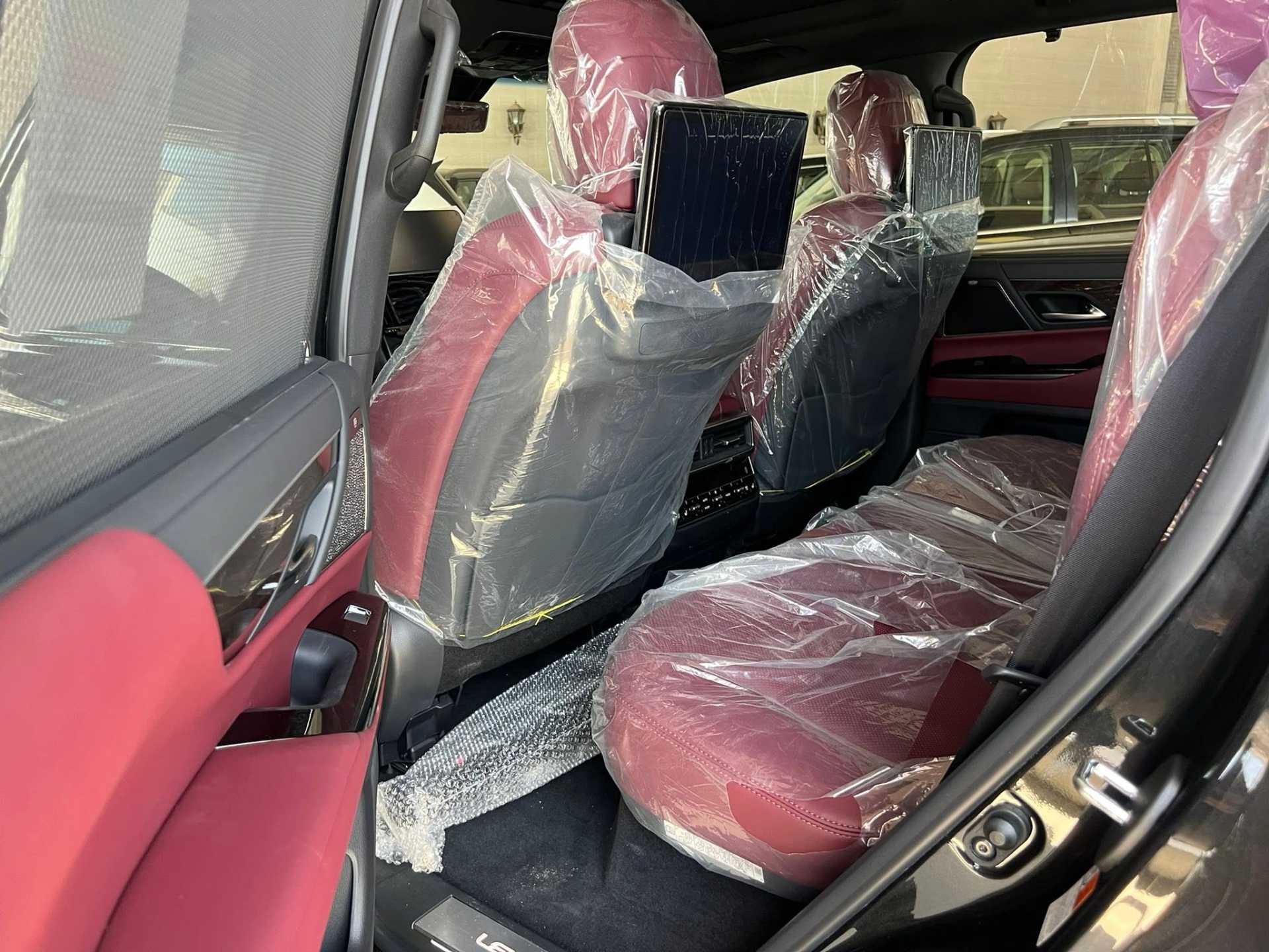 Lexus LX600 2025