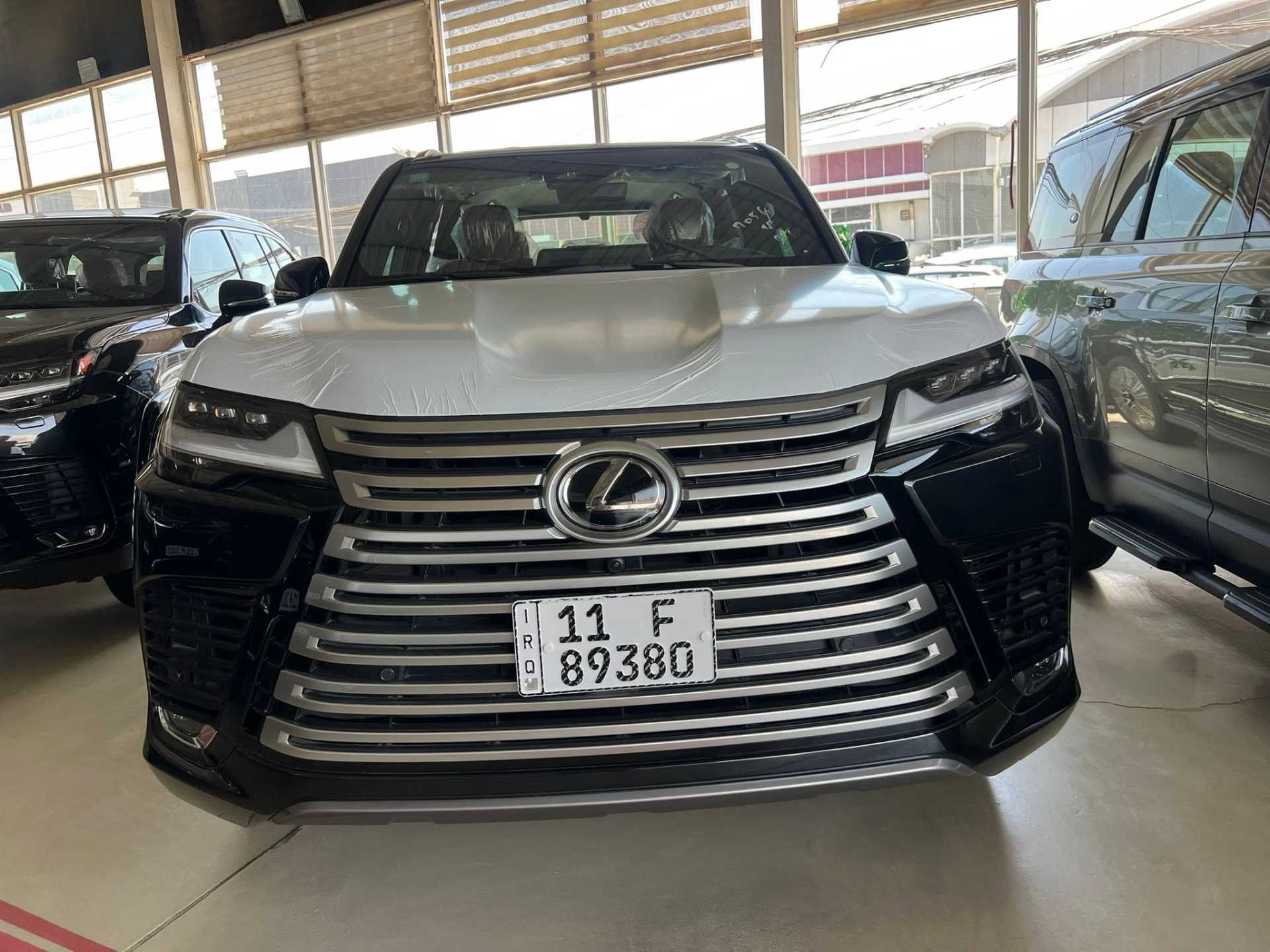 Lexus LX600 2025