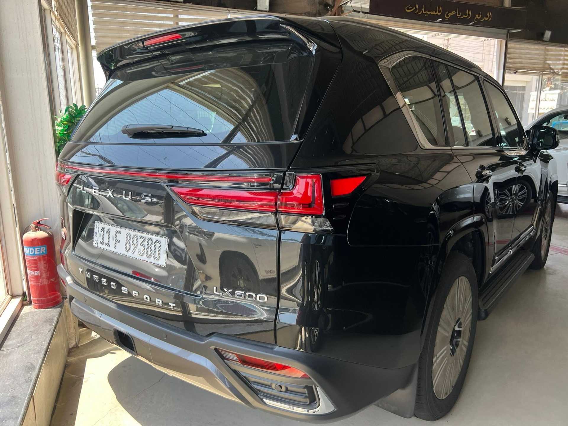 Lexus LX600 2025