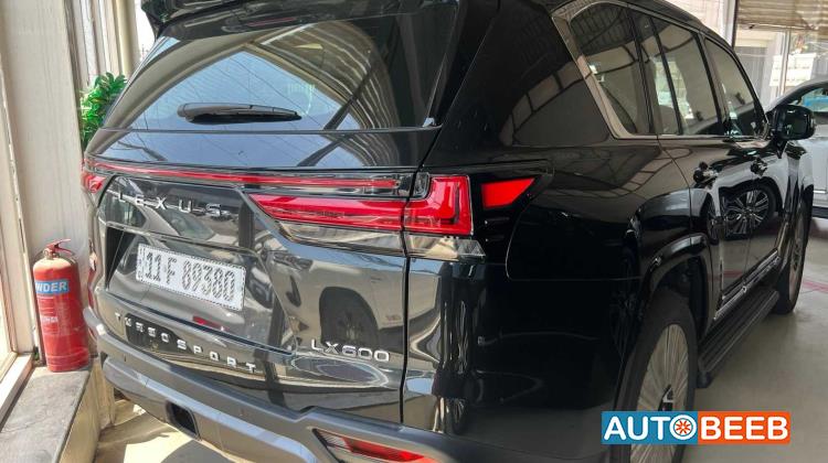 Lexus LX600 2025